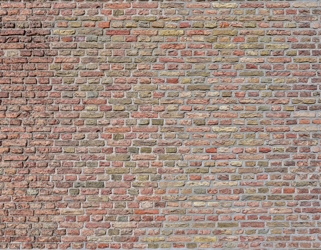 Mur de briques avec joints restaurés