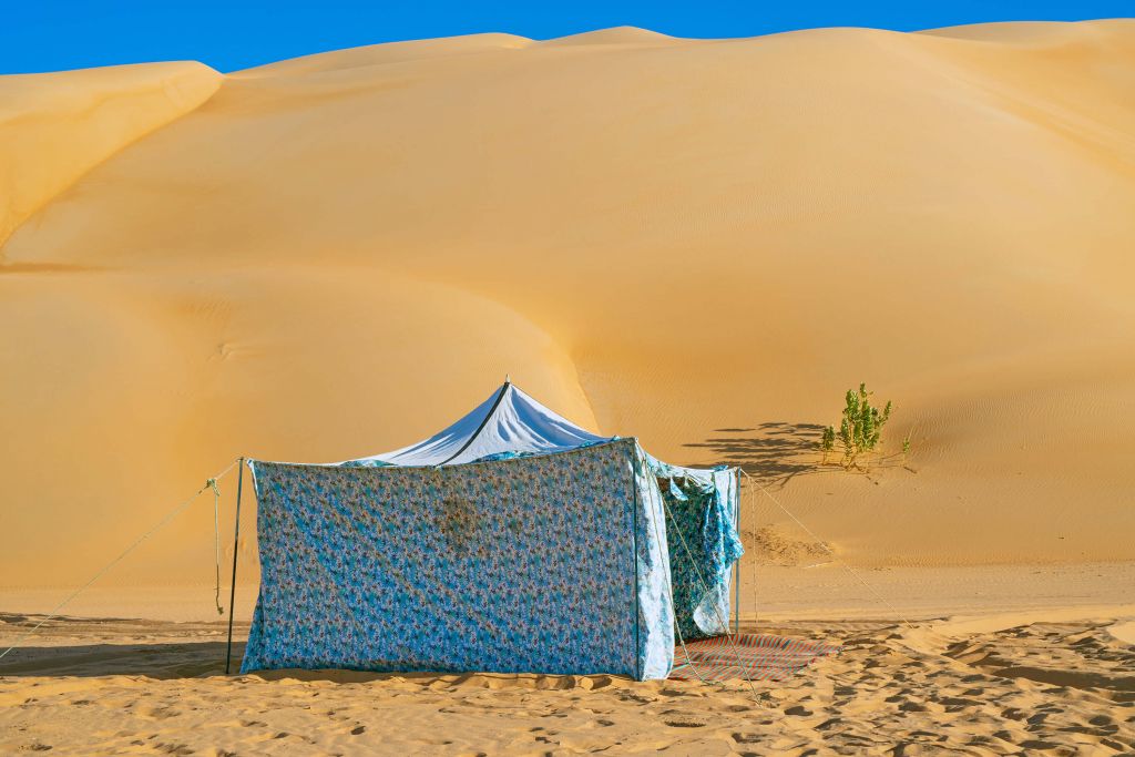 Tente dans le désert