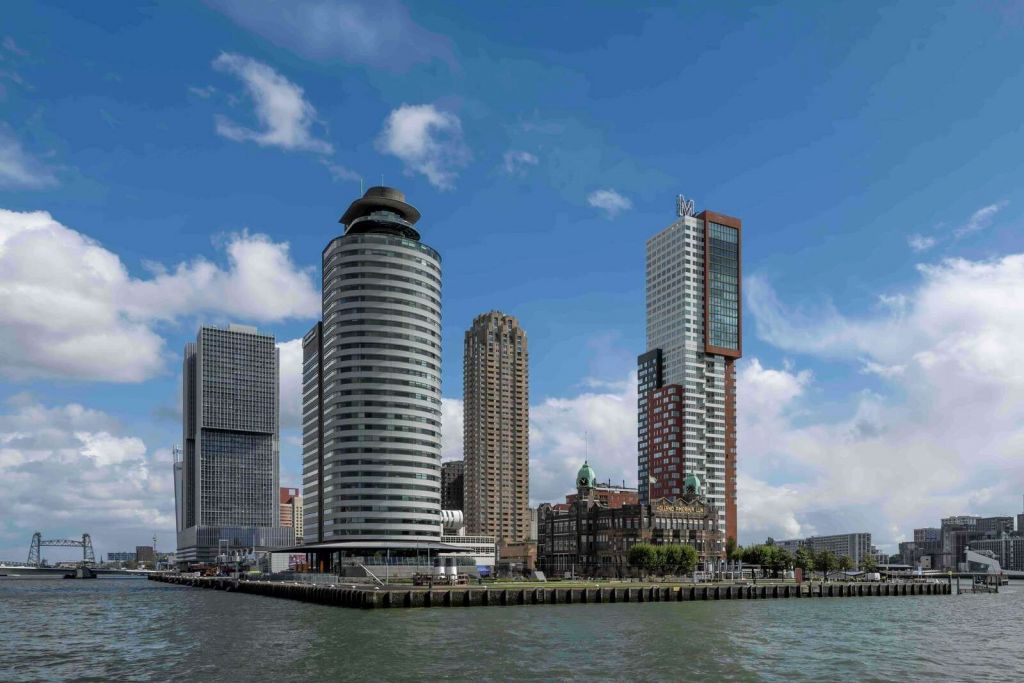 Architecture moderne sur la Meuse