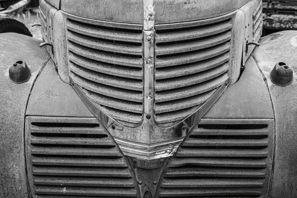 Acier Patiné Et Symétrie