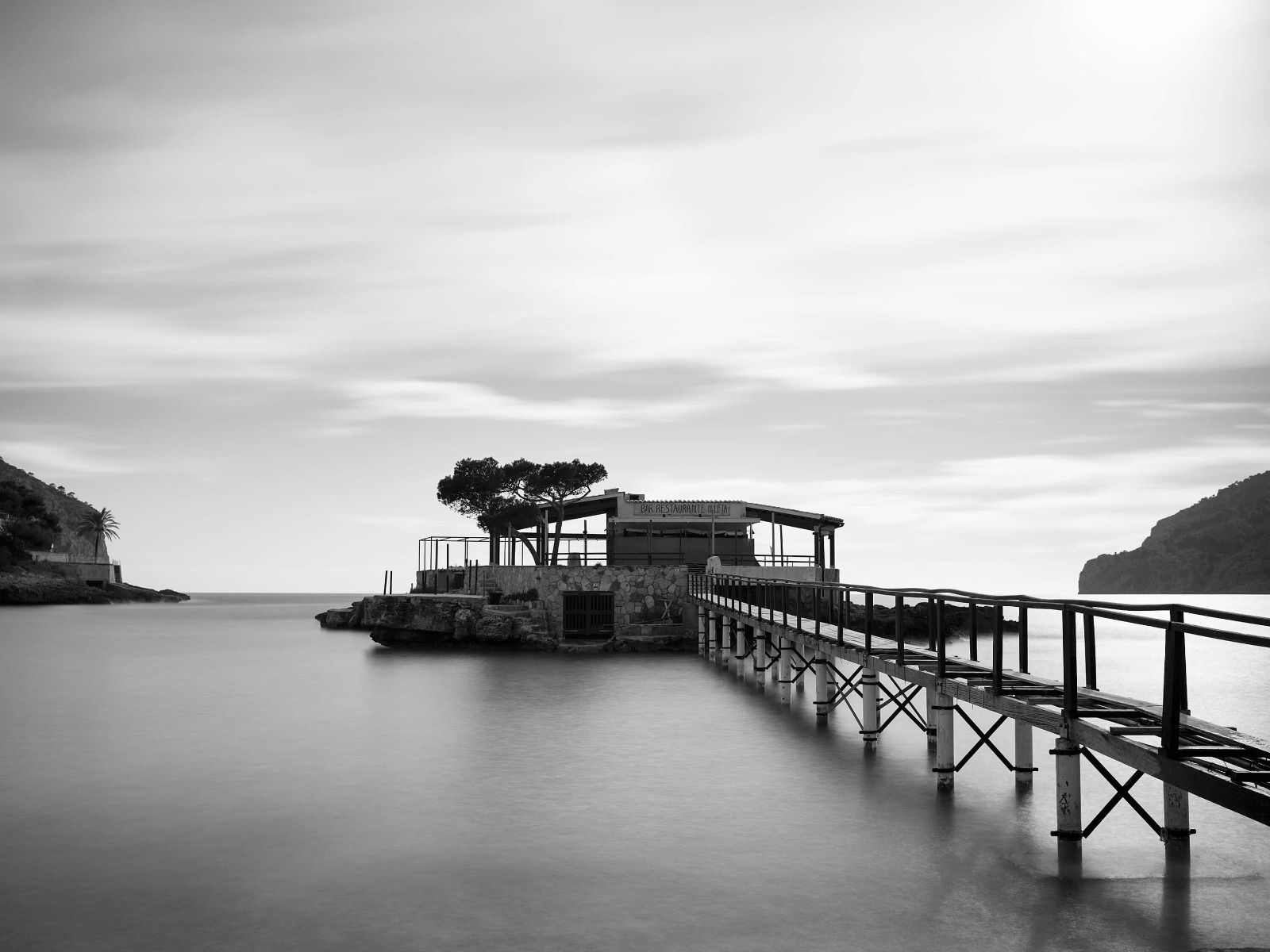 Échafaudage vers l'île