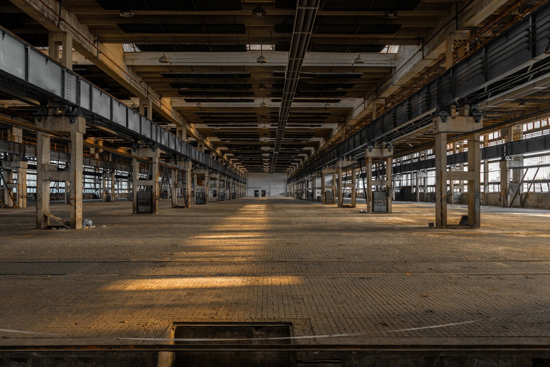 Vieux garage abandonné