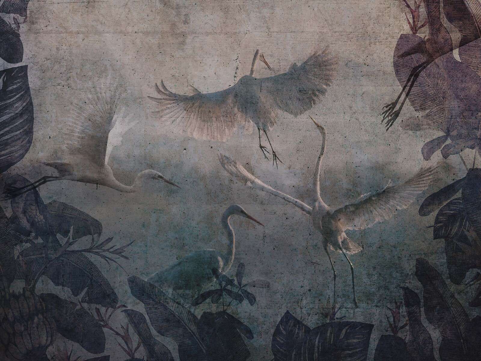 Hérons volants dans le bleu crépusculaire