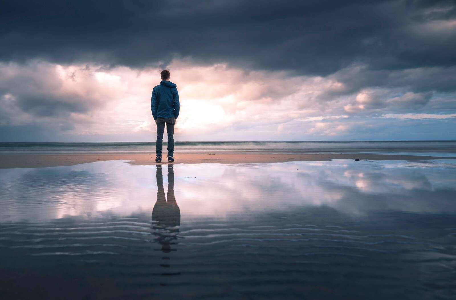 Silence sur une plage miroir