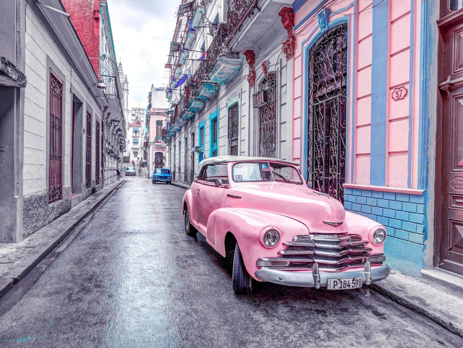 Voiture vintage dans une rue de La Havane, Cuba