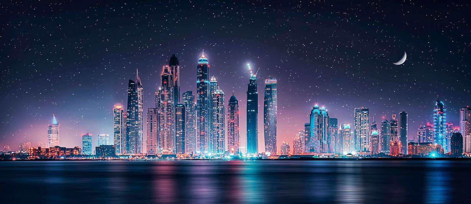 Nachtlicht boven de skyline